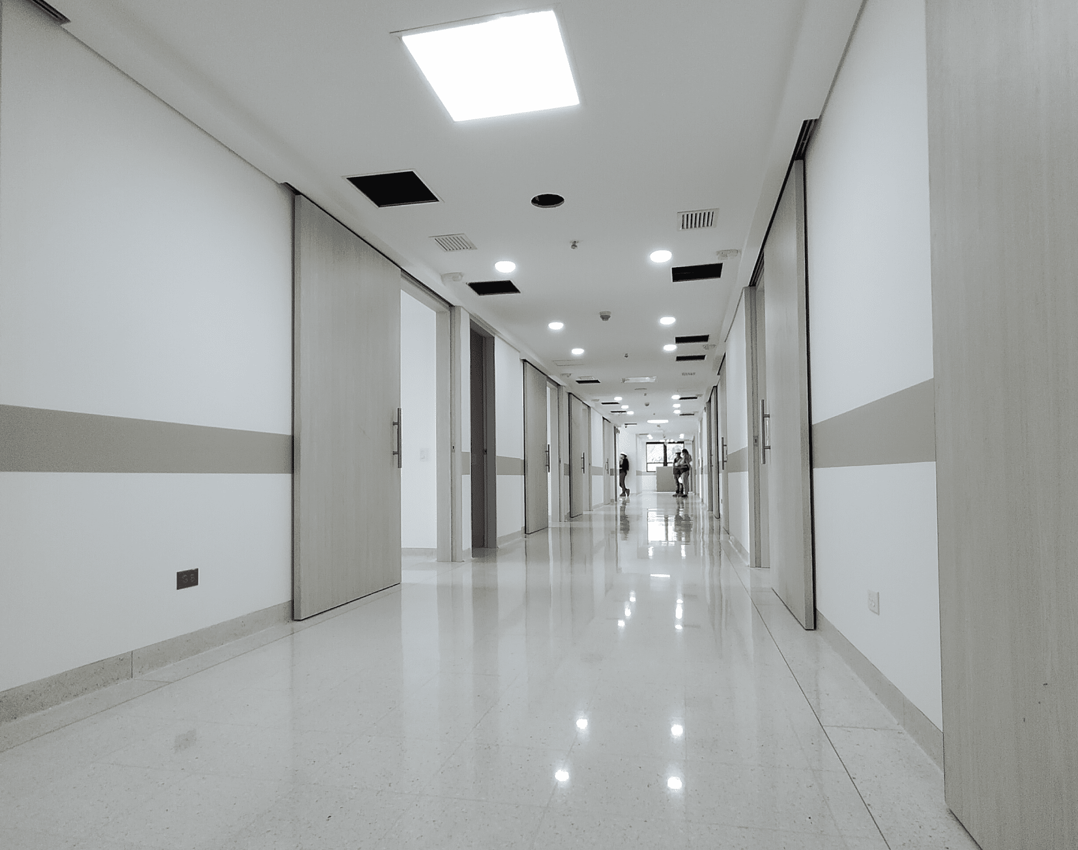 corredor de hospitalización torre 5 hospital MUA