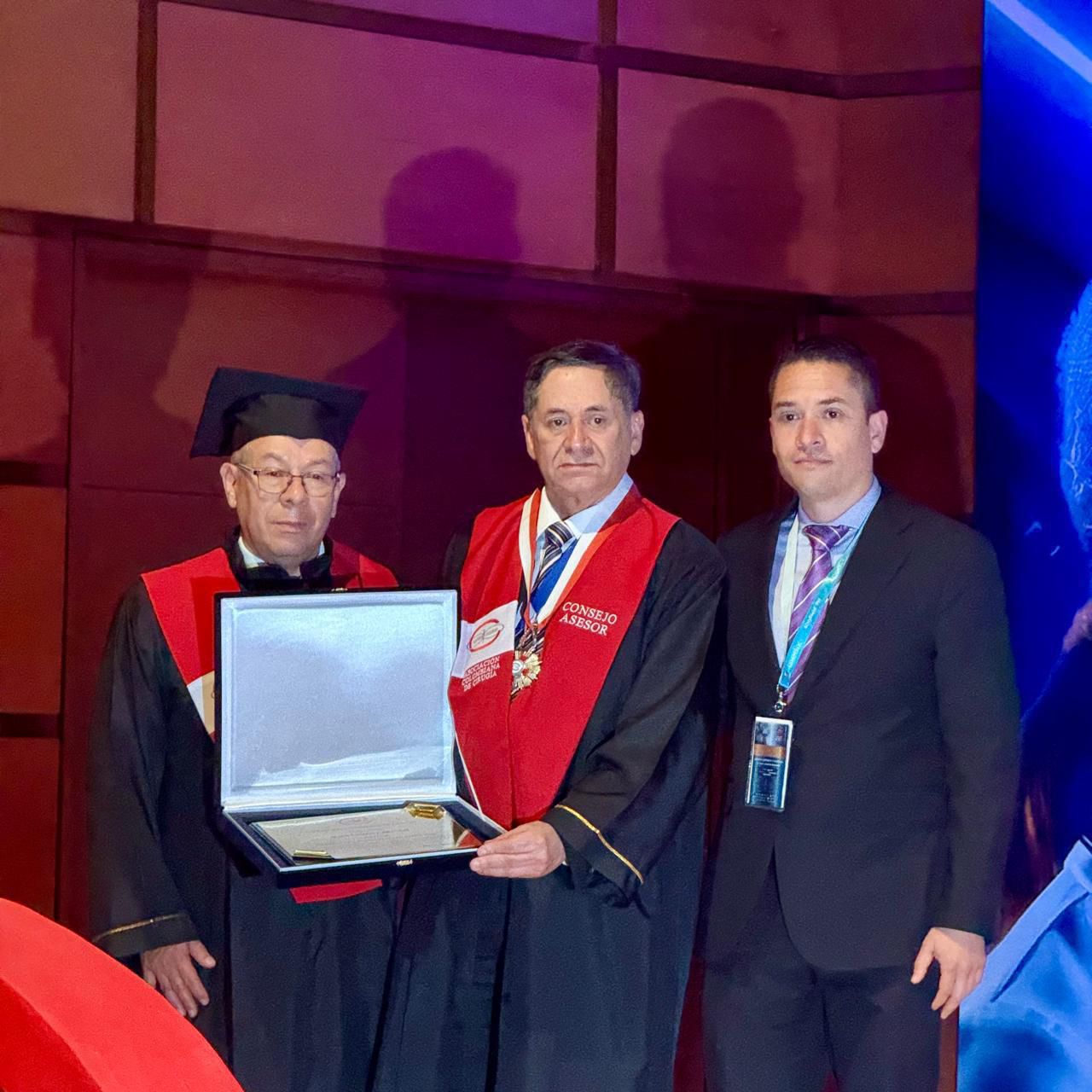 Máximo reconocimiento de cirugía en Colombia para el Dr. Jesús Vásquez